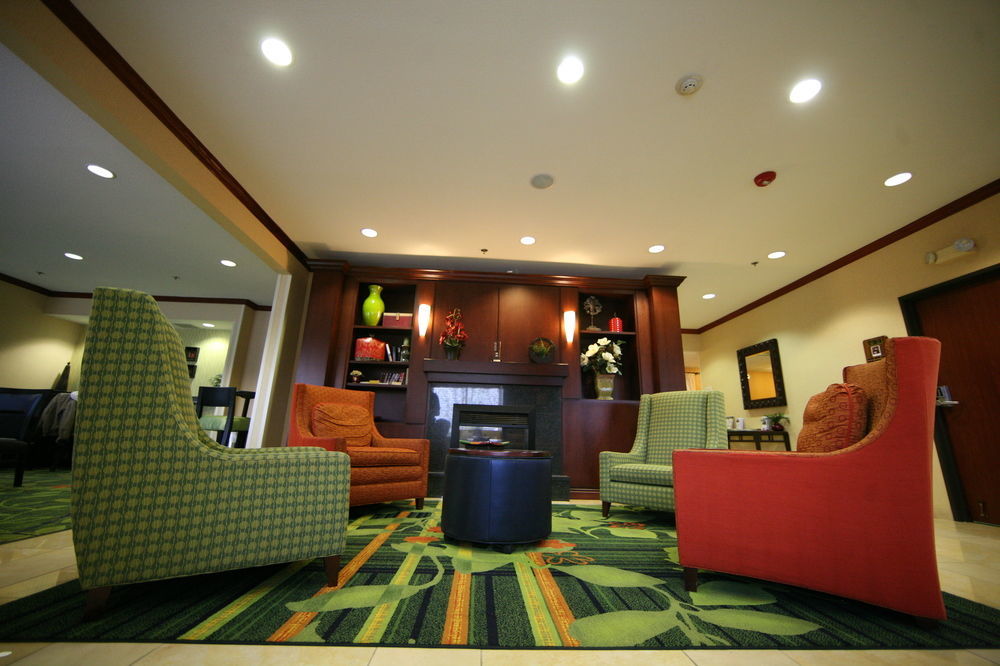 Fairfield Inn & Suites Kansas City Airport מראה חיצוני תמונה