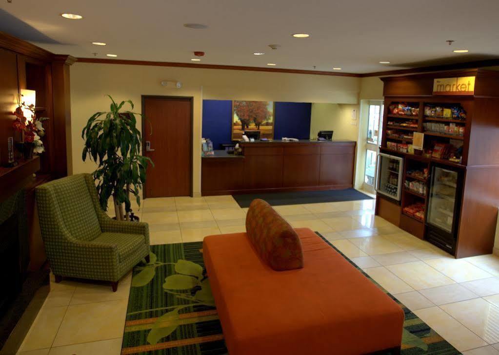 Fairfield Inn & Suites Kansas City Airport מראה חיצוני תמונה